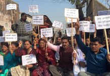 बीरगञ्ज : यातायात कार्यालय अगाडि मोर्चाको धर्ना