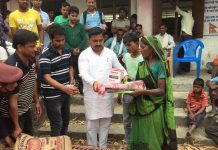 अग्निपीडितलाई सरकारले हेरेन, मधेशीहरु नै सहारा