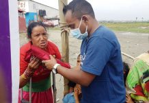 दशैंको उपलक्ष्यमा कपडा वितरण