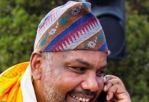 विश्वेन्द्र पासवान भन्छन्, ‘कुनैपनि हालतमा चुनाव सफल बनाउनुपर्छ’