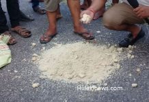सरकारले बाँड्यो कुहिएको चामल बाढी पीडितलाई