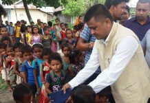 फोरमले दुई सय जना बाढीपीडित विद्यार्थीलाई राहत