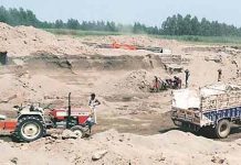 खोला उत्खनन रोक्न स्थानीयवासीको माग