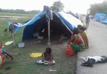 त्रिपालभित्र इटहरीका बाढीपीडितहरुको खल्लो दशैँँ