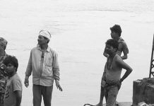 नदिमा ट्रक खस्दा दुई जनाको मृत्यु ,७ घाइते