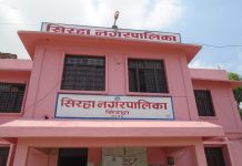विद्यालय छाडी शिक्षक नगरपालिकाको काममा