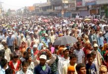 चार वर्षपछि टीकापुरमा फेरि जम्मा हुँदै थारुहरू : यस्ताे छ अवस्था