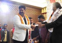 गाउँपालिकाका निर्वाचित अध्यक्षसहित दर्जनौं समाजसेवी जनमत पार्टीमा प्रवेश