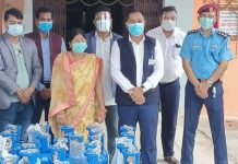 मन्त्री प्रभु साहको पहलमा स्वास्थ सामग्री हस्तान्तरण