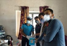 जनकपुरधाम : ट्राफिक प्रहरीलाई नेतृत्व विकास समितिद्वारा स्वास्थ्य सामग्री वितरण